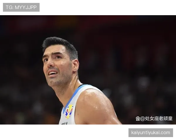 斯科拉无球跑动制造内线杀伤，改变对手防守布局