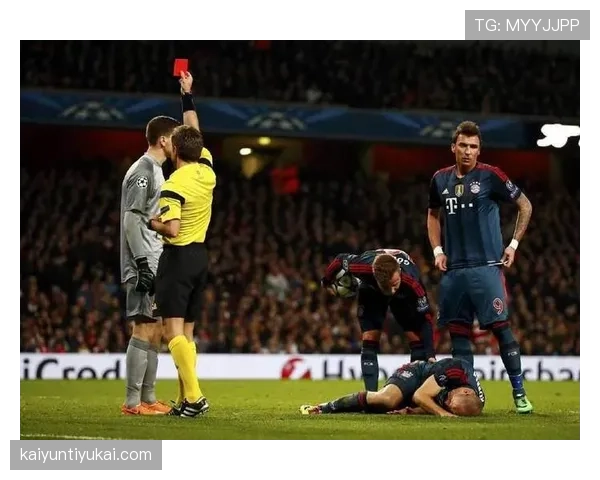 最少比赛人数规则拆解：红牌后球队还能继续比赛吗？